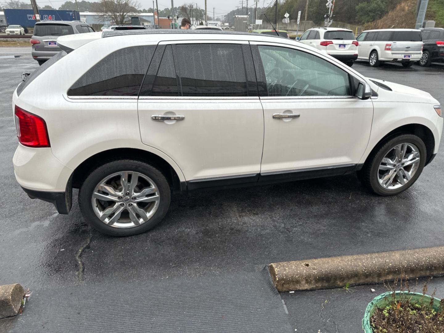 2013 white Ford Edge (2FMDK4KC5DB) , located at 5700 Curlew Drive, Norfolk, VA, 23502, (757) 455-6330, 36.841885, -76.209412 - Photo#2